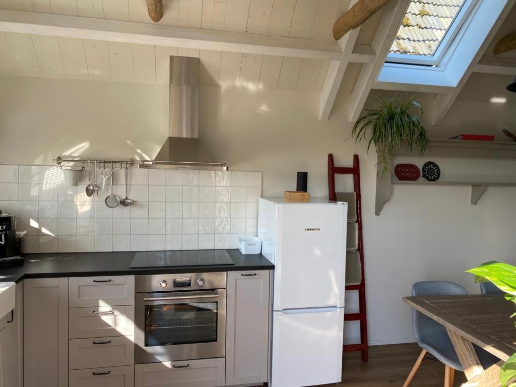 Vakantiehuis In Friesland Voor De Hele Familie Huns المظهر الخارجي الصورة