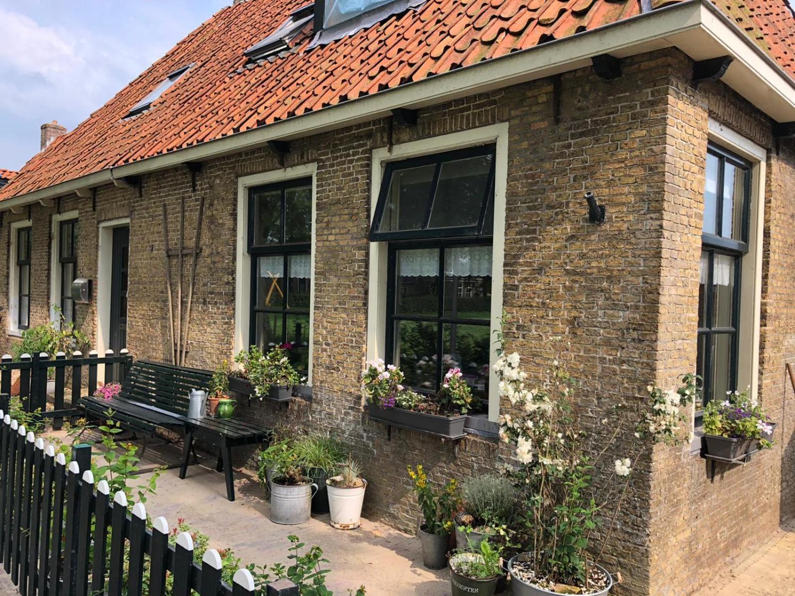 Vakantiehuis In Friesland Voor De Hele Familie Huns المظهر الخارجي الصورة